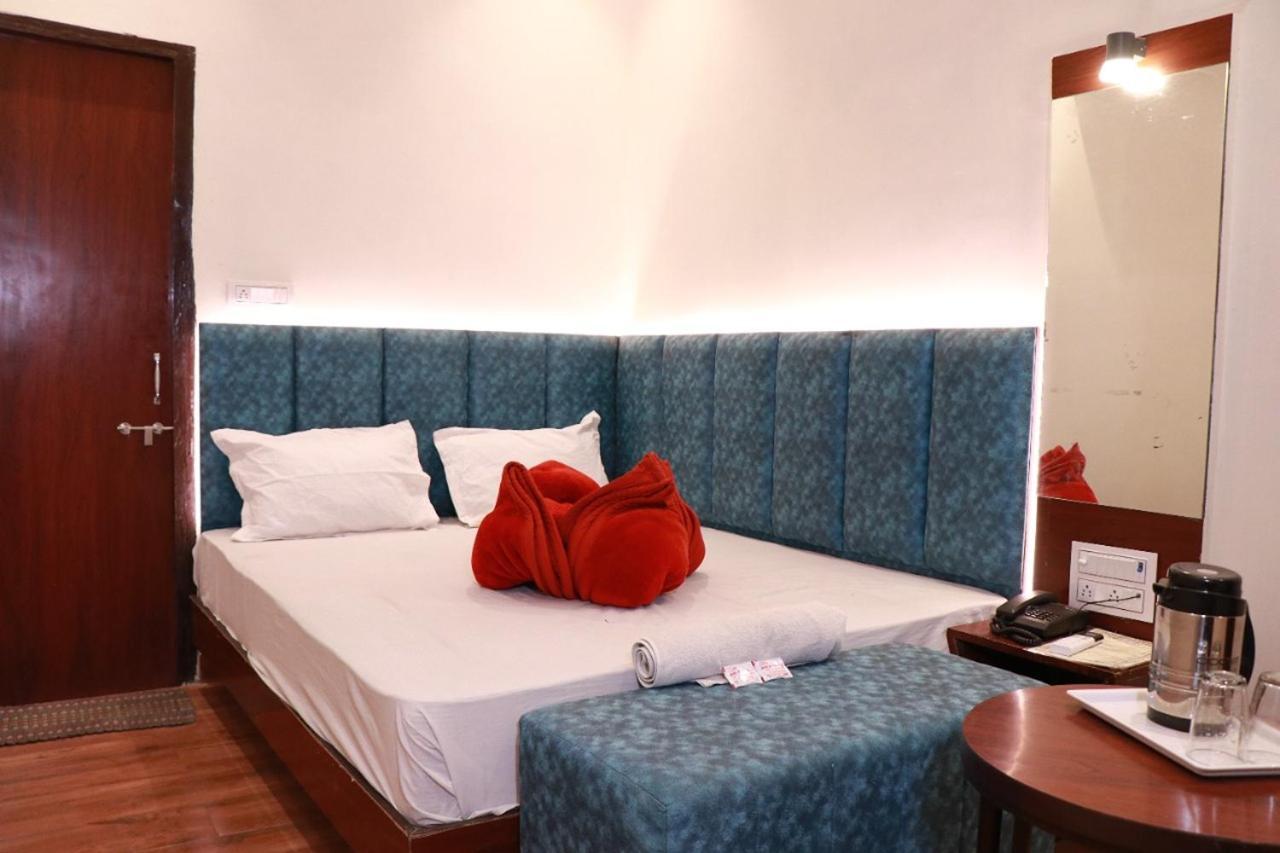 Amrit Hotel New Delhi Luaran gambar