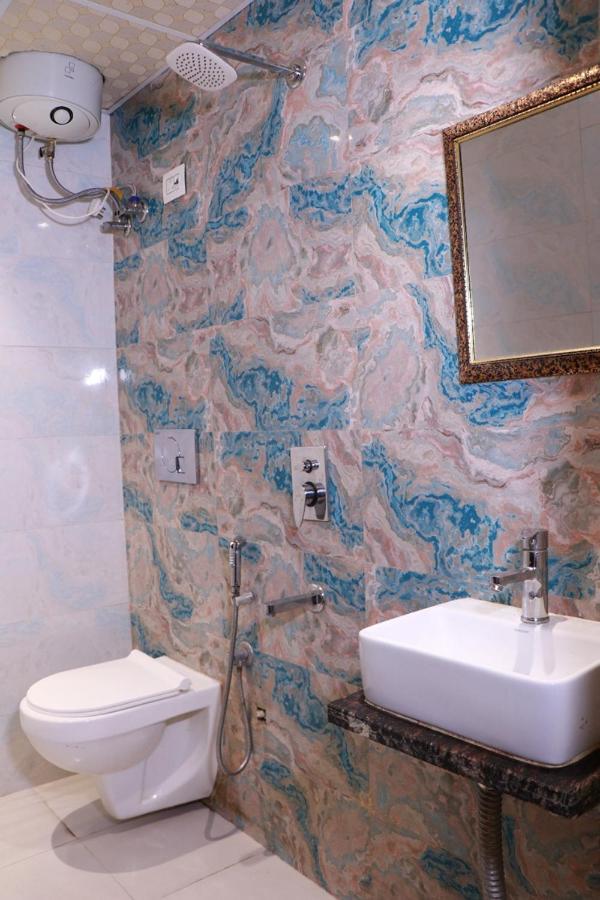 Amrit Hotel New Delhi Luaran gambar