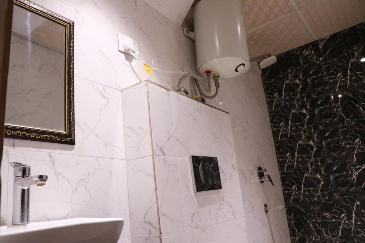 Amrit Hotel New Delhi Luaran gambar
