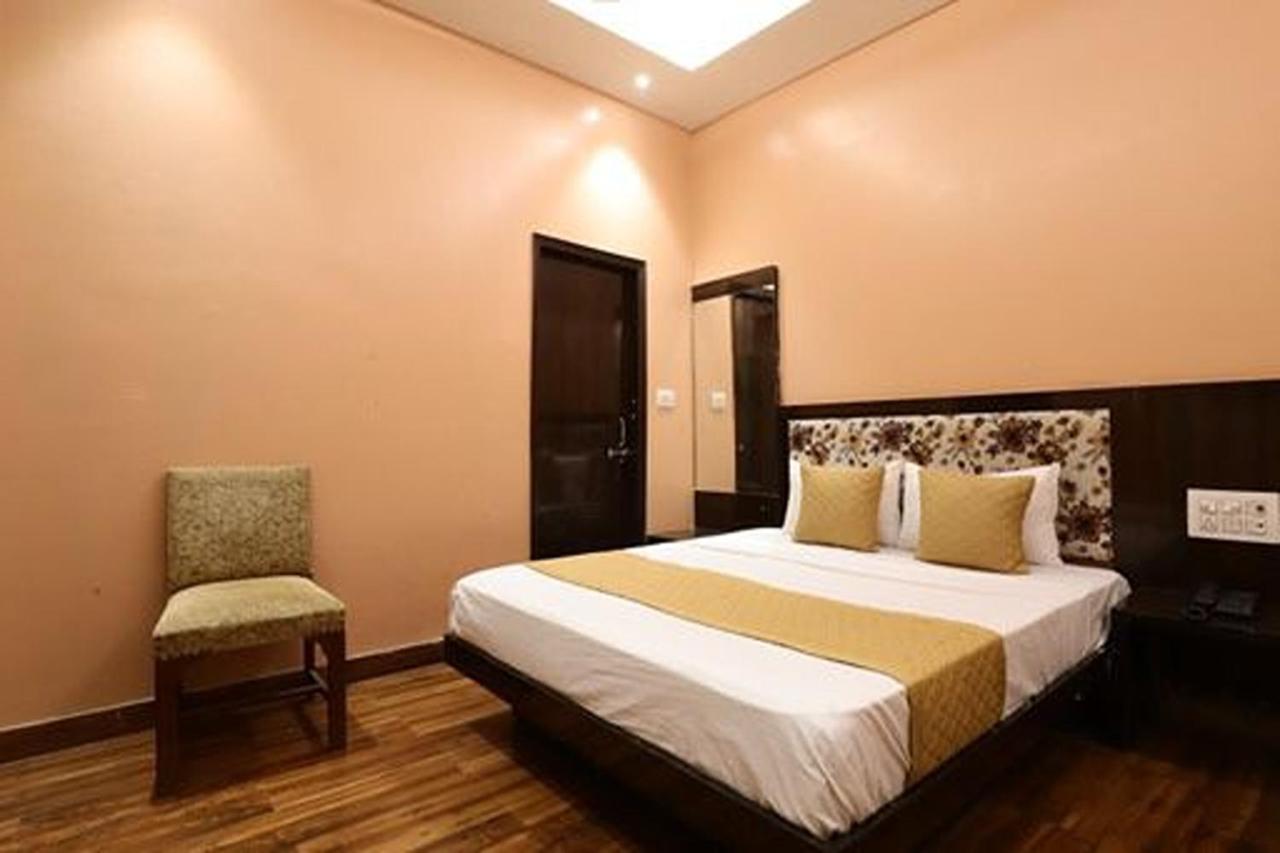 Amrit Hotel New Delhi Luaran gambar